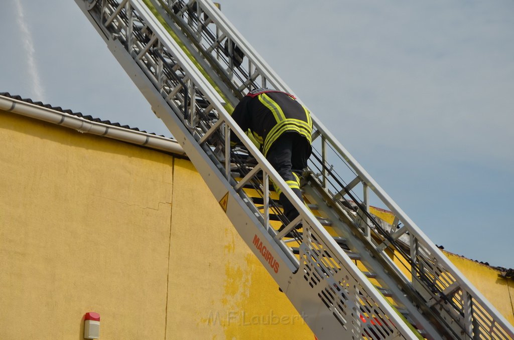 Grossfeuer Poco Lager Koeln Porz Gremberghoven Hansestr P861.jpg - Miklos Laubert